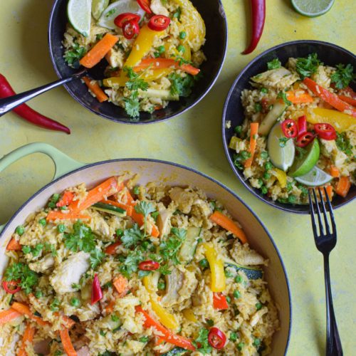 Fried rice - stegte ris med kylling, grøntsager og æg