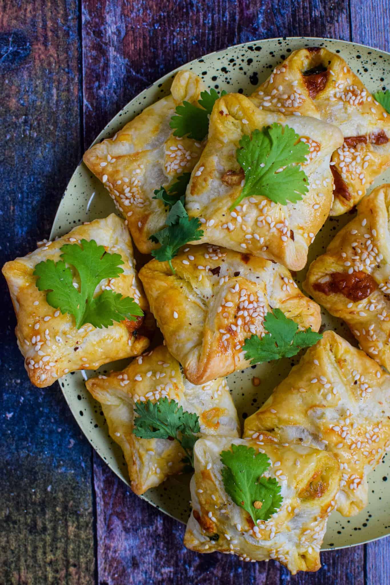 Butterdejspakker med chorizo og pikant