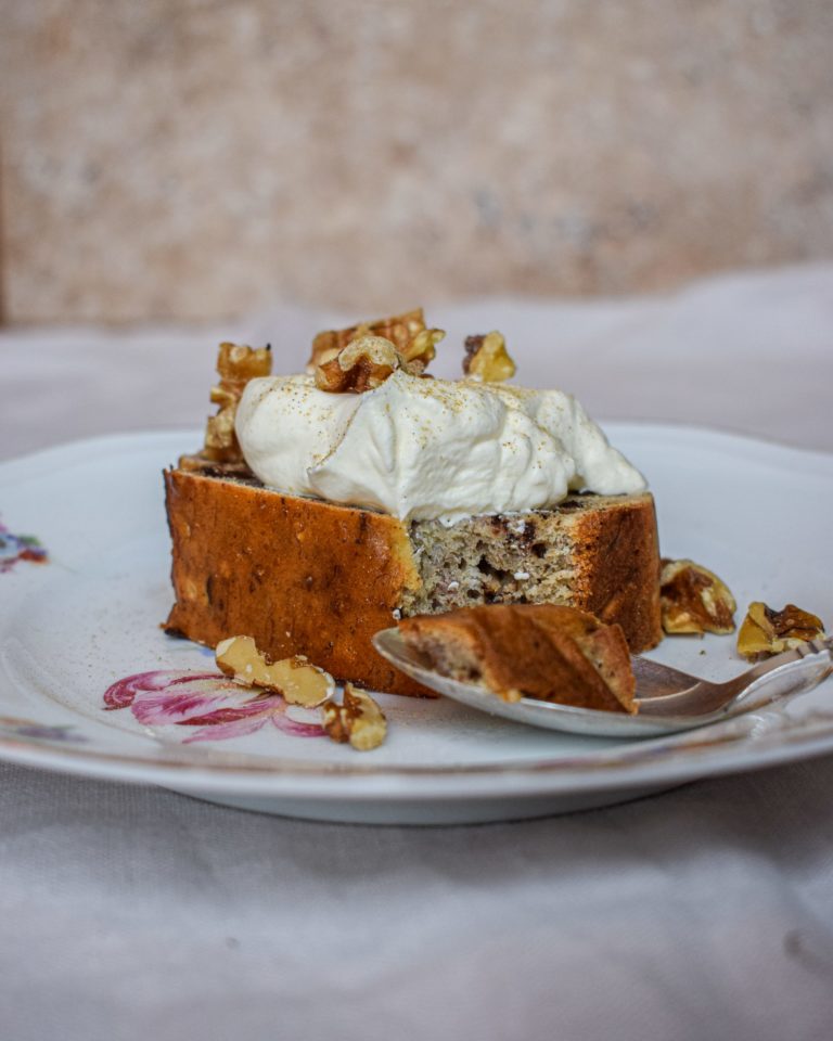 Bananbrød med valnødder og chokolade