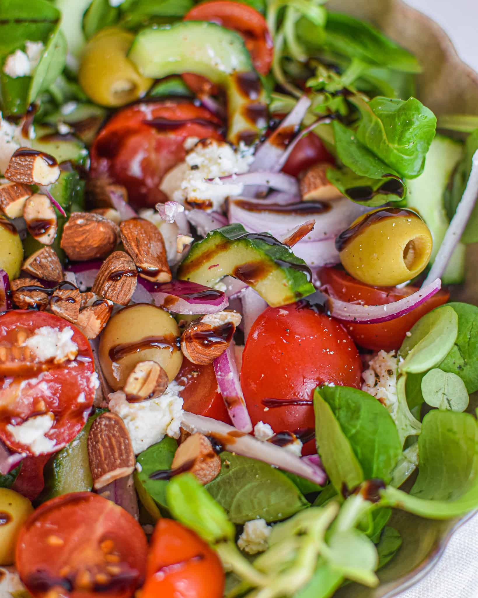 Salat med feta og oliven