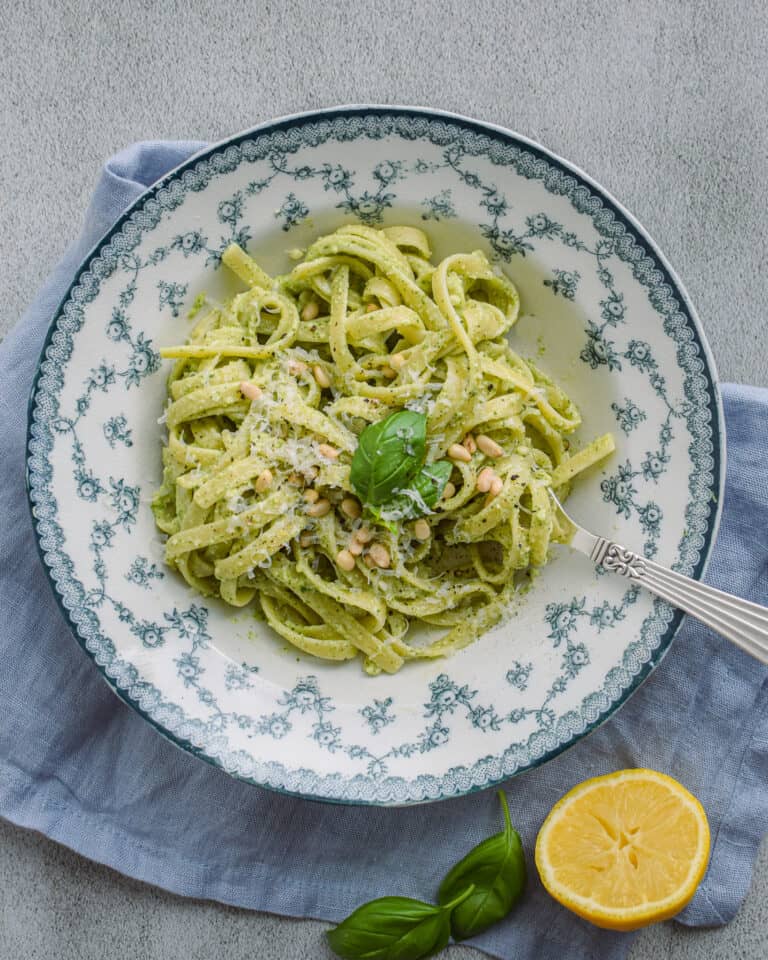 Pasta pesto - nem og hurtig pasta med grøn pesto