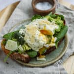 Egg Benedict med avocado og spinat 5