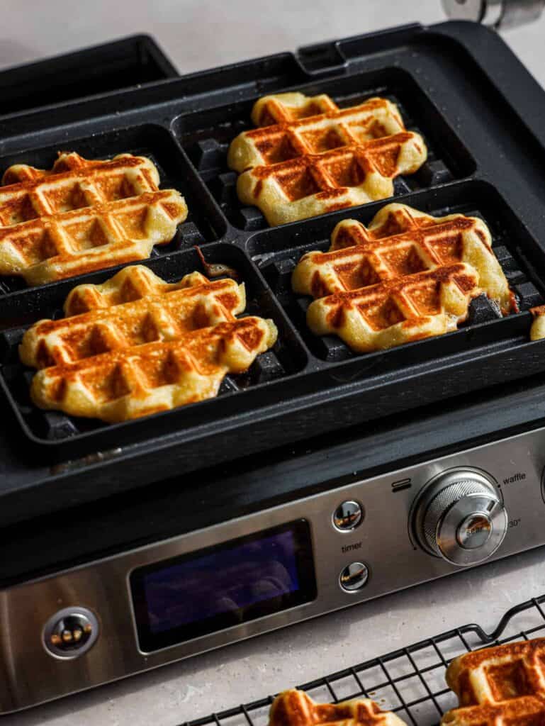 belgiske vafler med vaniljeis