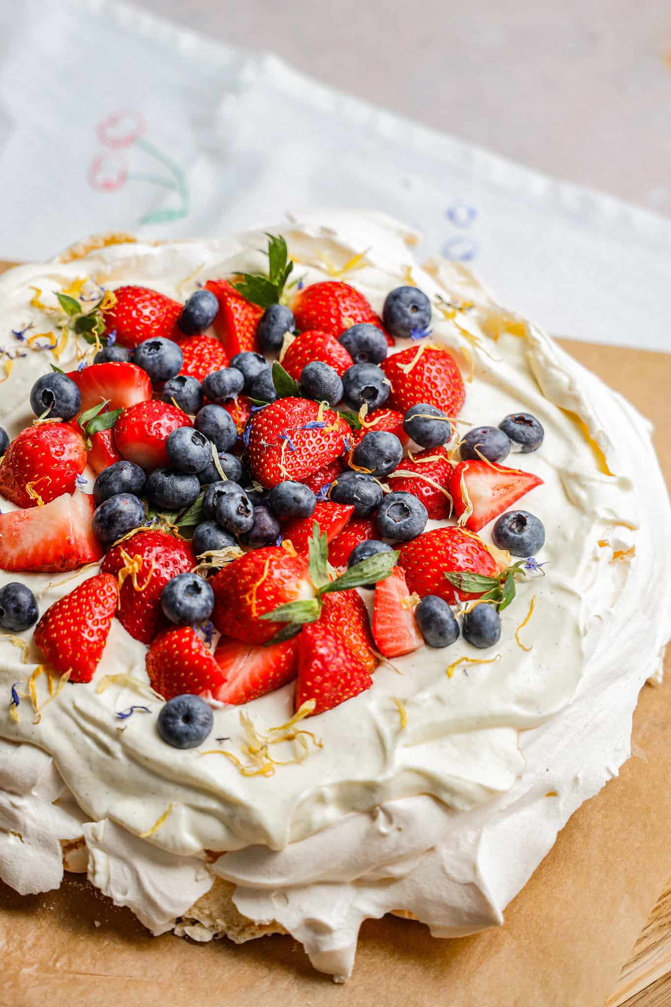 Pavlova med bær