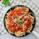 Italienske kødboller med tomatsovs