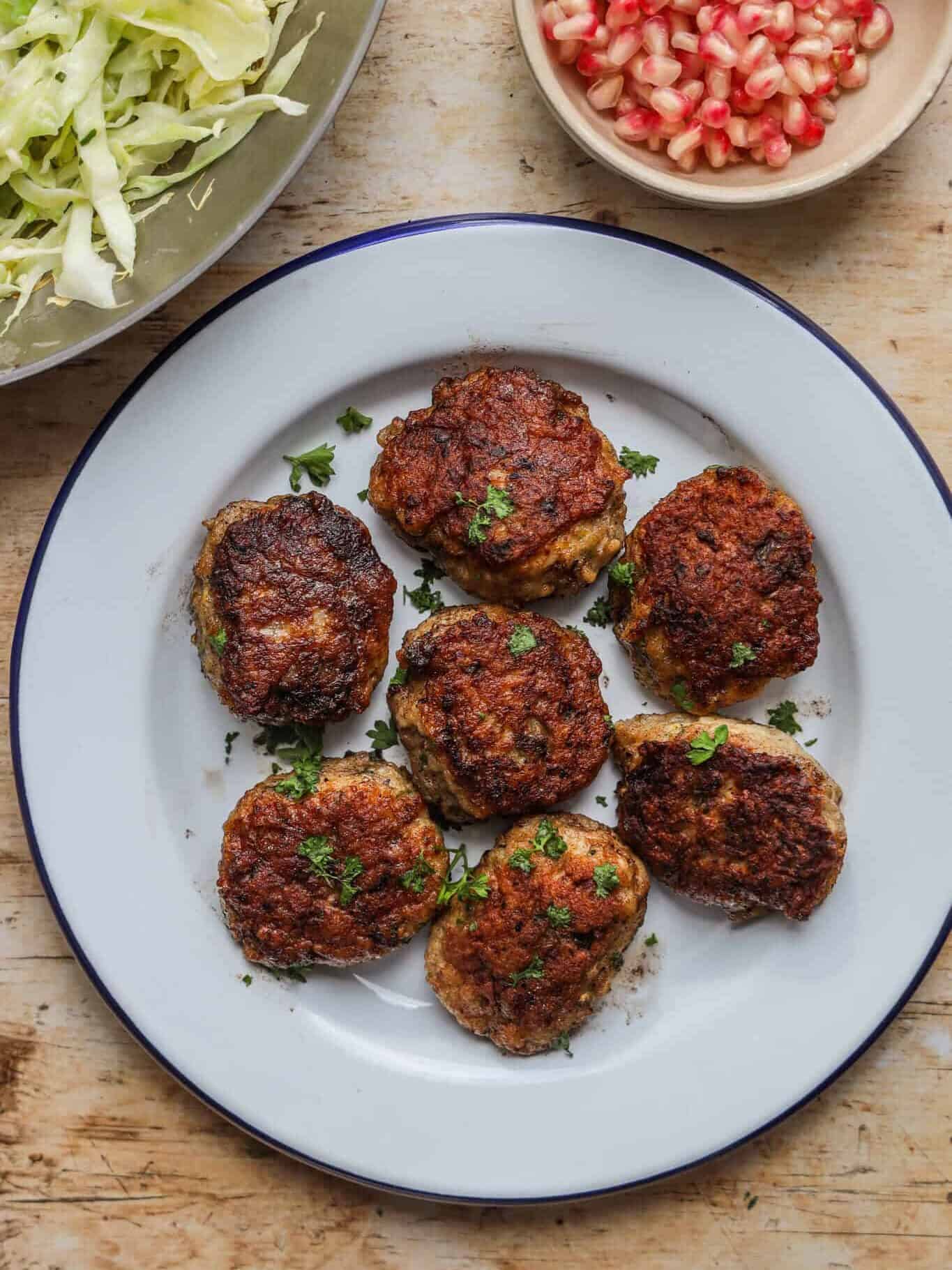 stuvet spidskål med frikadeller