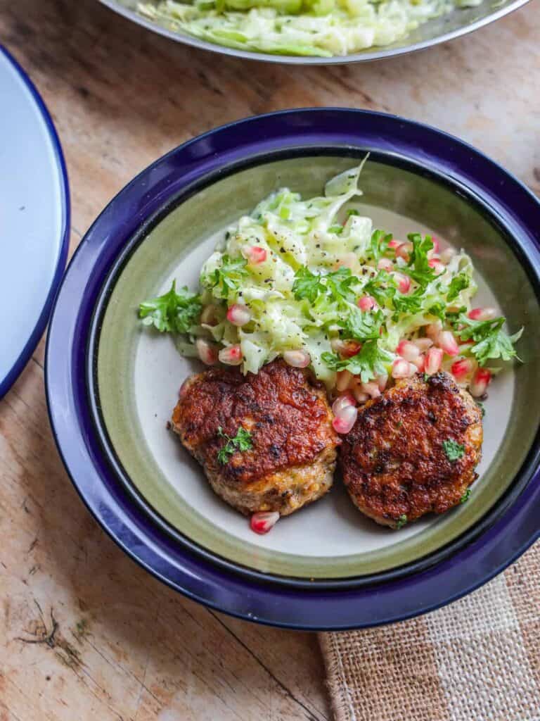 stuvet spidskål med frikadeller