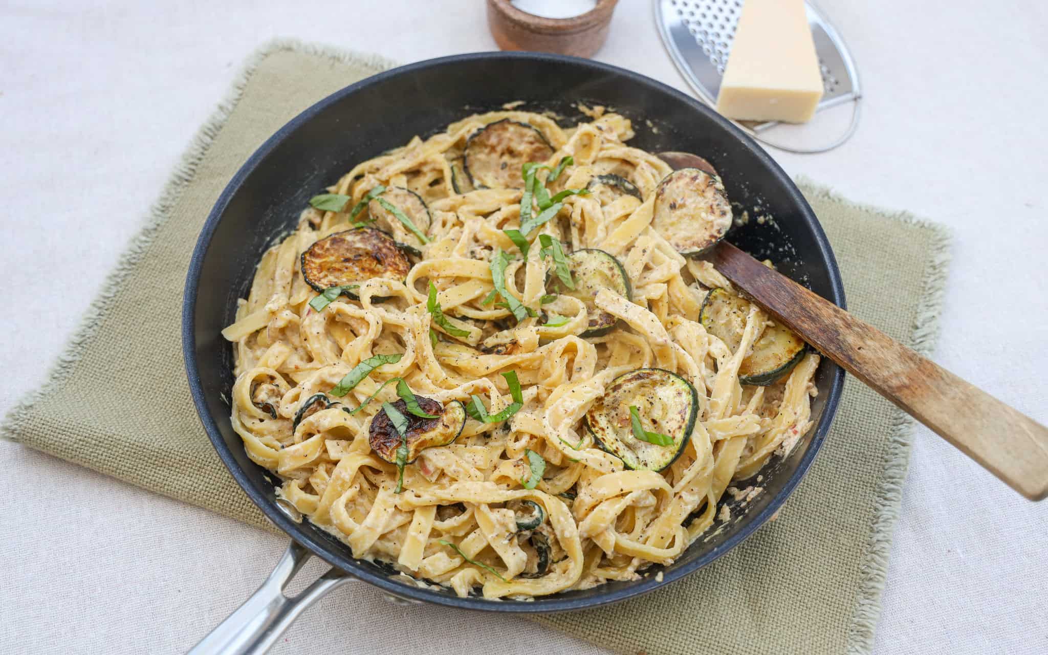 Pasta med squash og citron