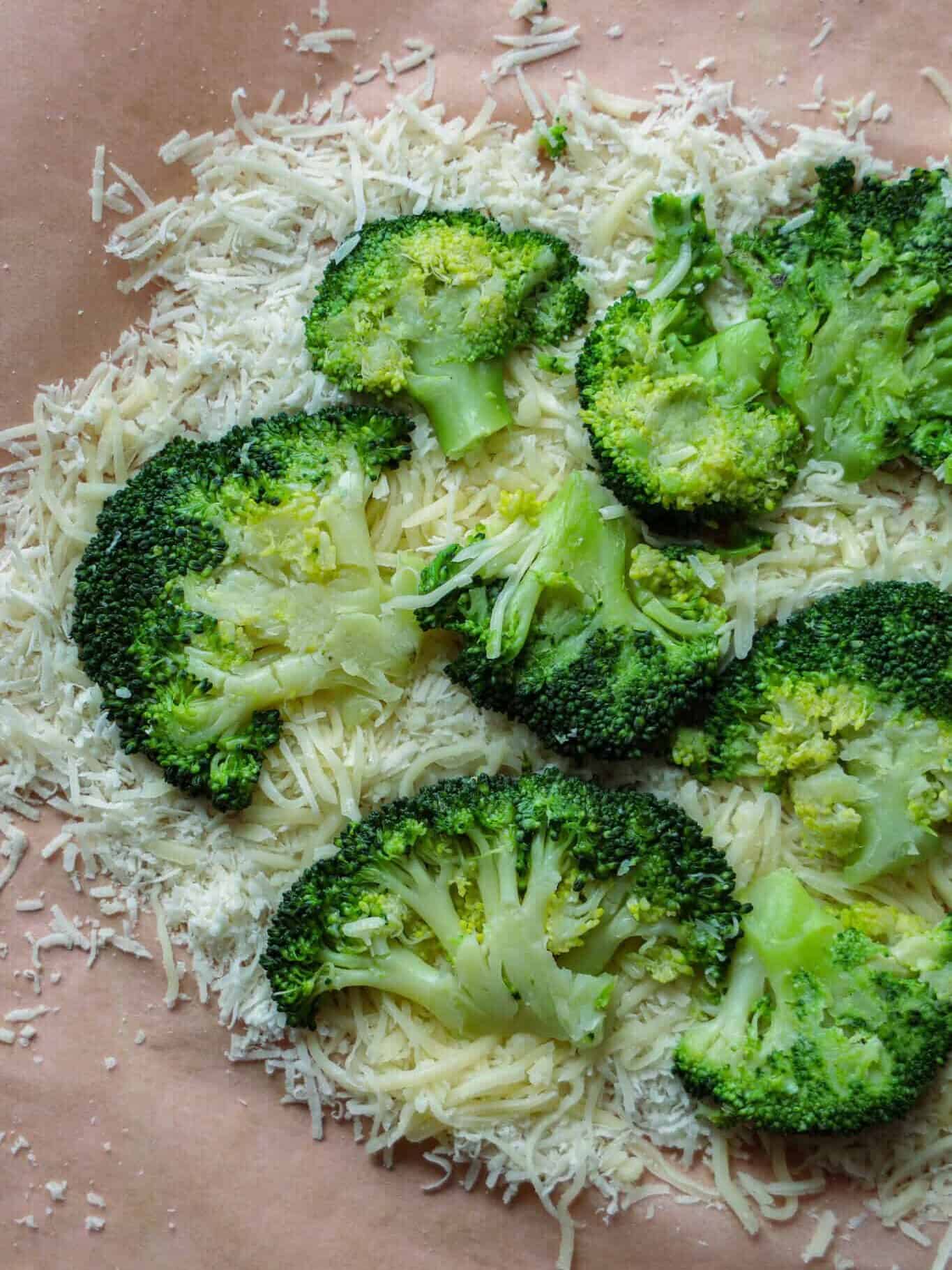 Sprød broccoli med parmesan