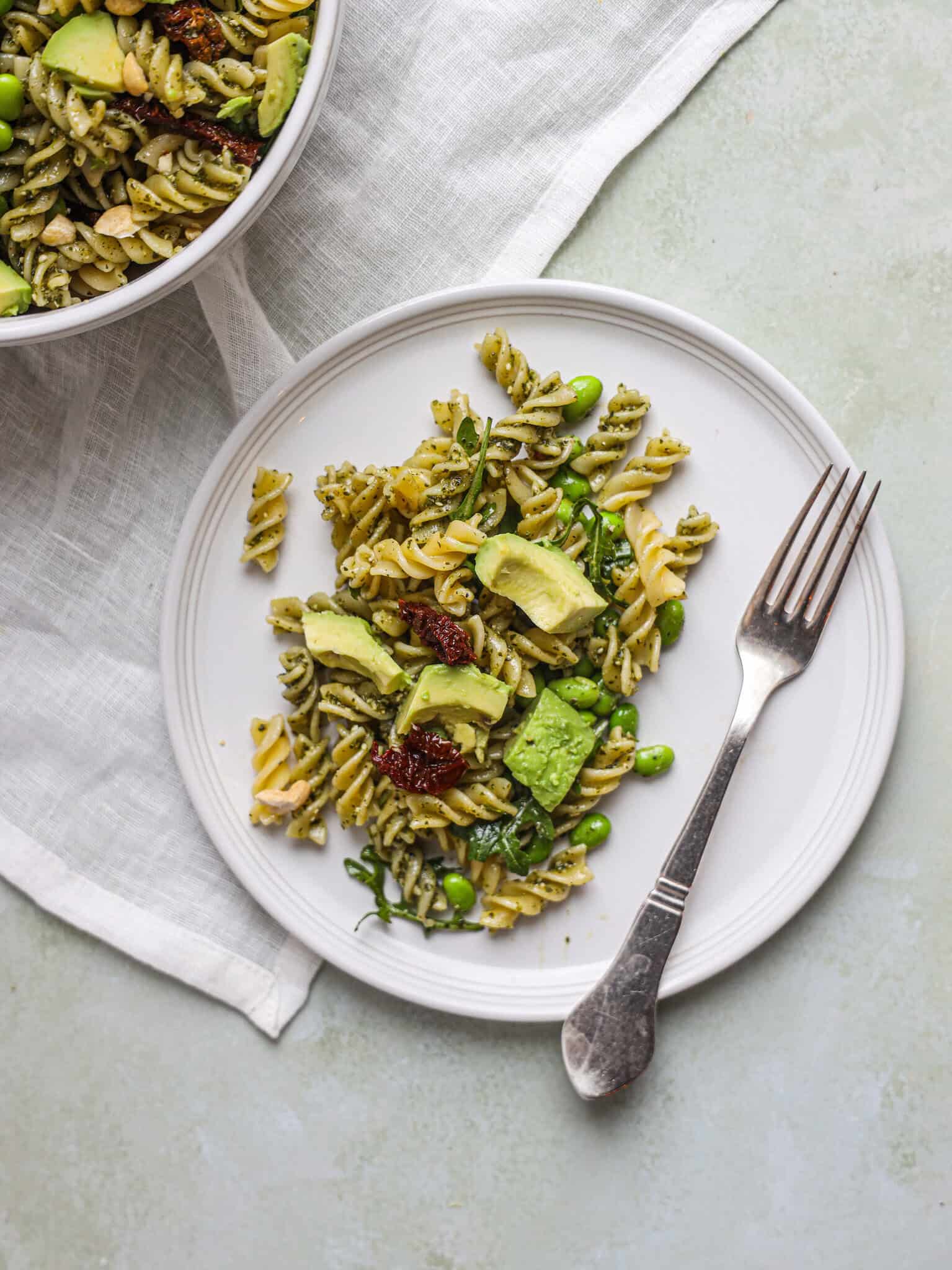 pastasalat med pesto