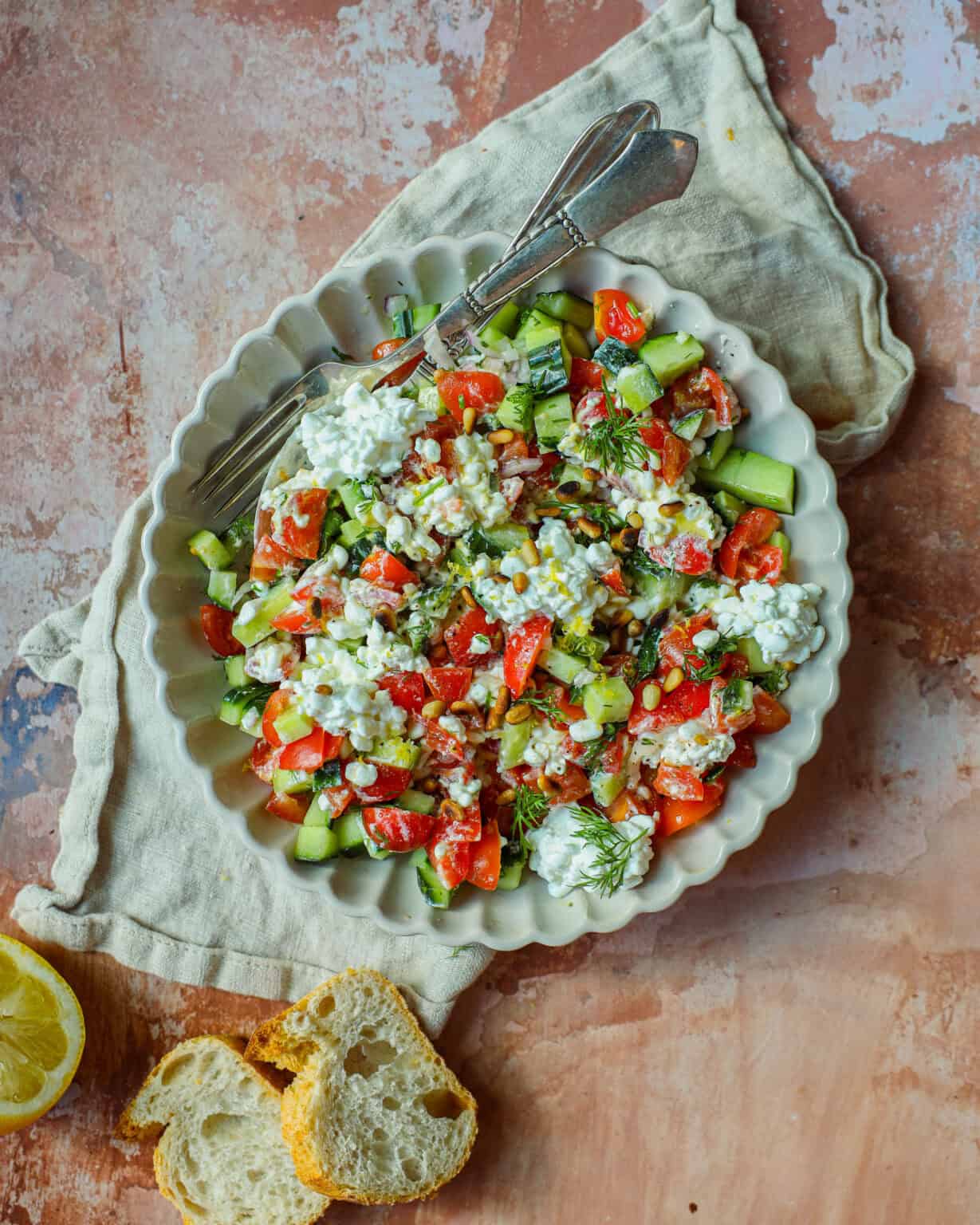 Grillet fersken salat - frisk og farverig sommersalat