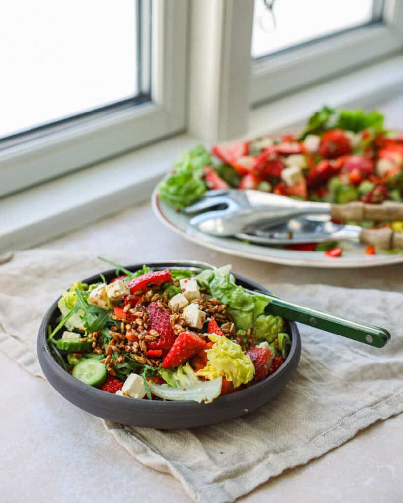 sommersalat med jordbær