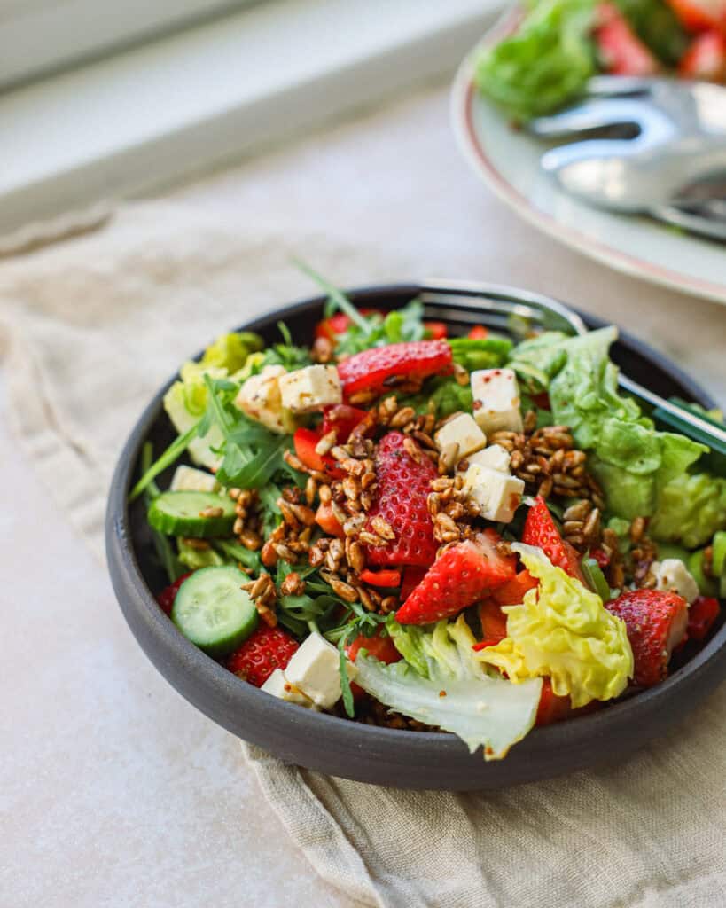 sommersalat med jordbær
