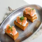 Laks på ristet brød med citronflødeost_02