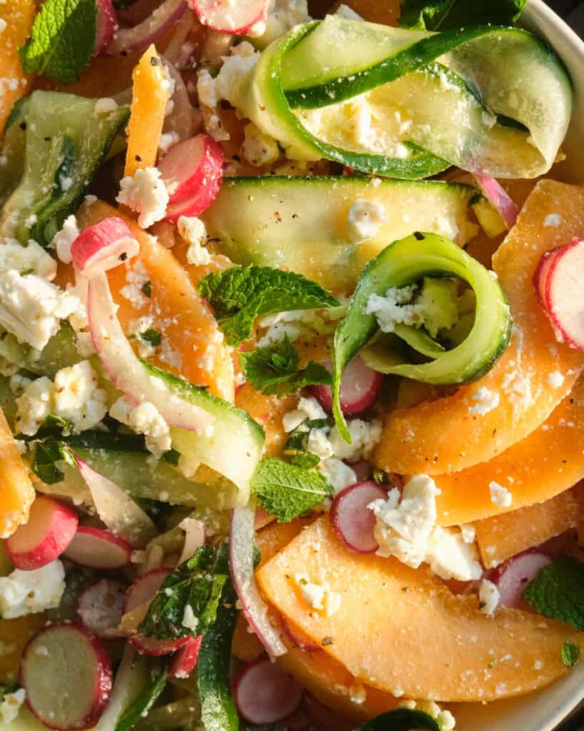 Melonsalat med agurk, radiser og mynte_04
