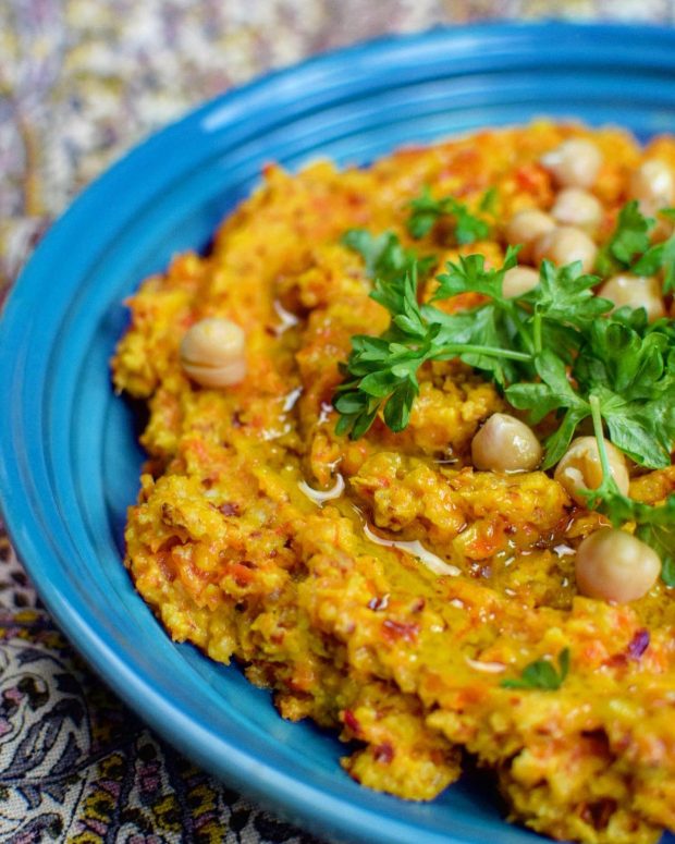 Orange hummus med gulerod og sød kartoffel