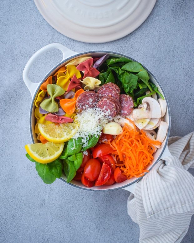 One pot pasta med chorizo og grønt