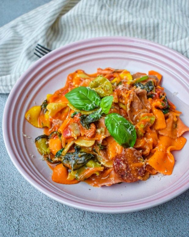 One pot pasta med chorizo og grønt