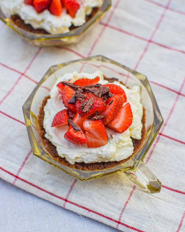 cheesecake i glas med kanelkiks