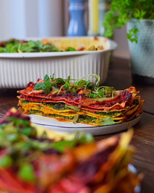 Vegetarisk regnbue lasagne
