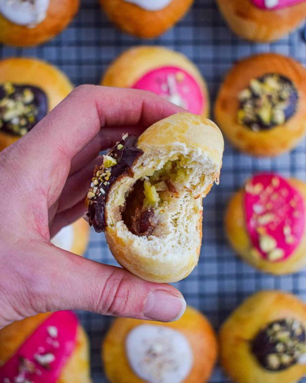 Nemme fastelavnsboller med creme og marcipan