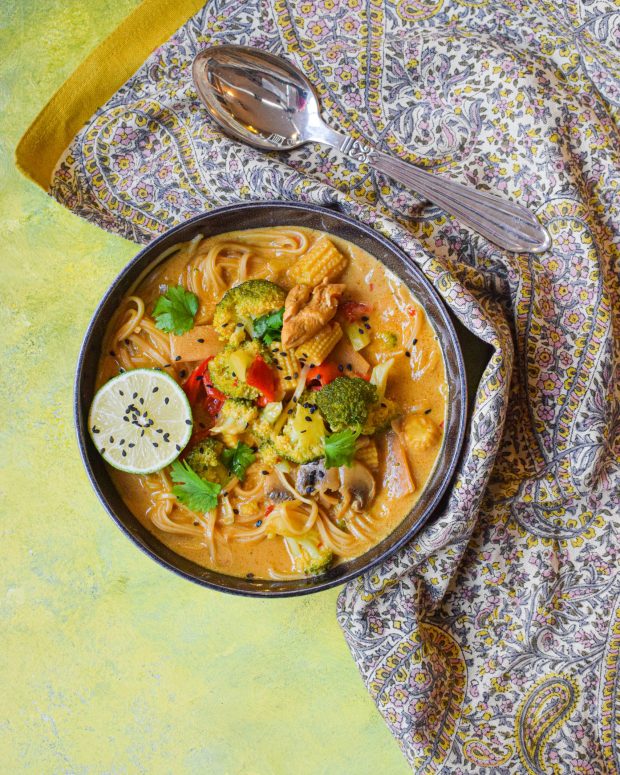 Thaisuppe med kokosmælk og kylling