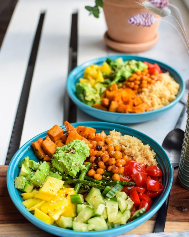 Buddha bowl med søde kartofler