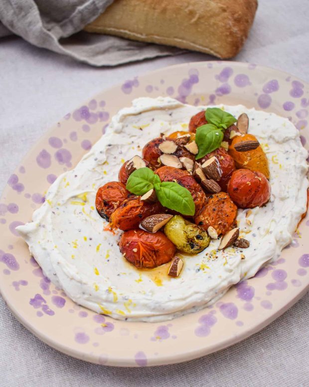 fetacreme med grillede tomater