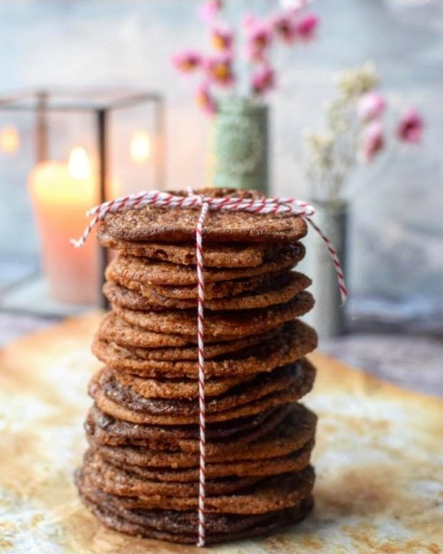 Sprøde småkager med ingefær og kanel