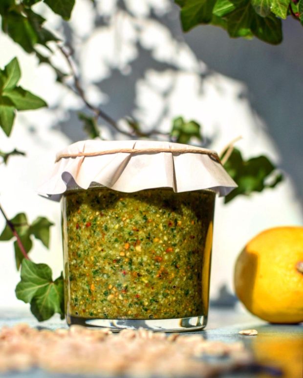 Ramsløgspesto med solsikkekerner